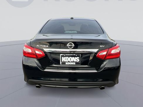 Used 2017 Nissan Altima 2.5 SV w/ Convenience Package image 5