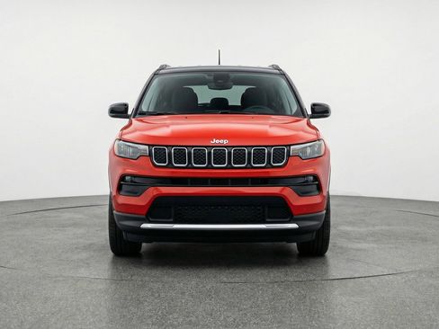 Used 2025 Jeep Compass Limited AWD/4WD image 2
