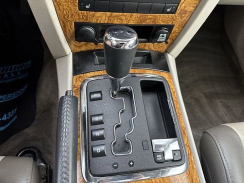 Used 2008 Jeep Grand Cherokee Limited w/ Trailer Tow Group IV AWD/4WD image 14