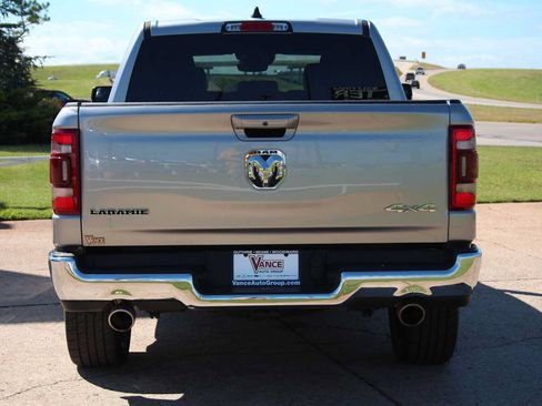 Used 2024 RAM 1500 Laramie AWD/4WD image 11