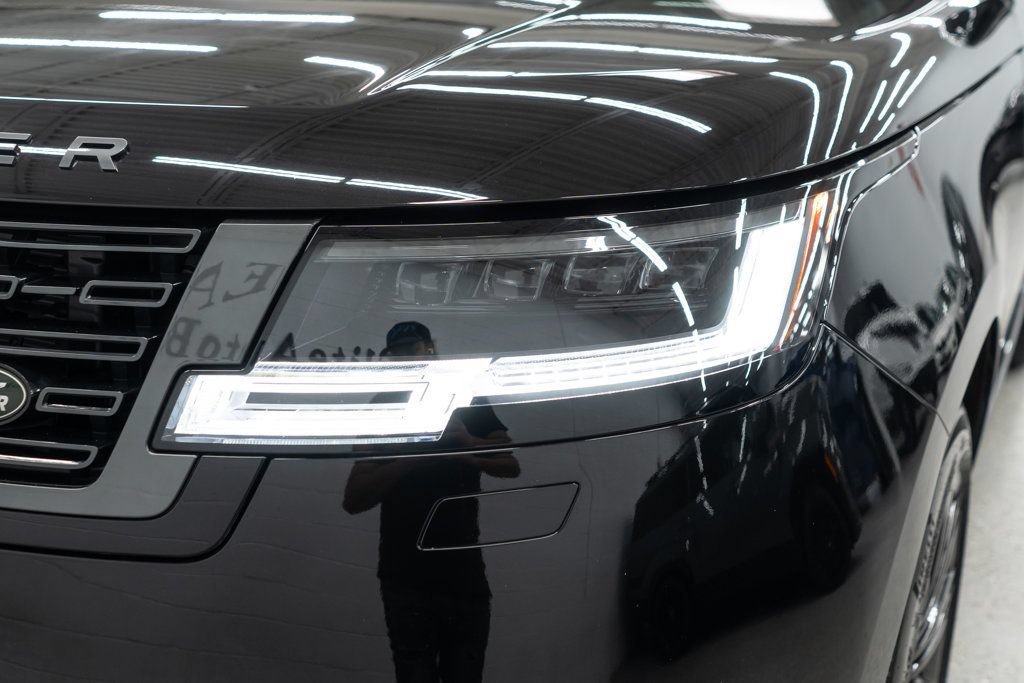 Used 2025 Land Rover Range Rover SE AWD/4WD image 43