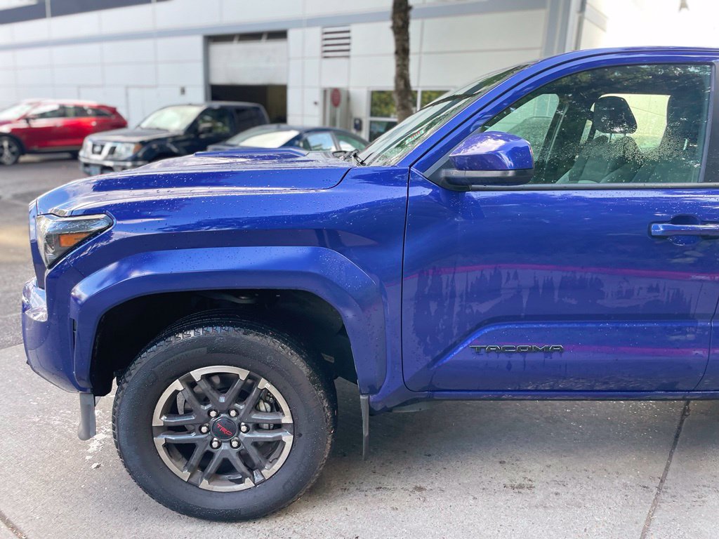 Used 2024 Toyota Tacoma TRD Sport AWD/4WD image 7