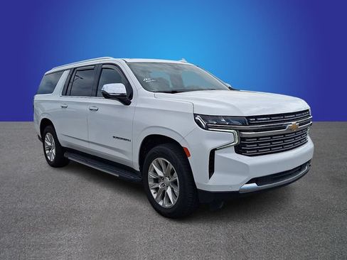 Used 2023 Chevrolet Suburban Premier RWD image 3