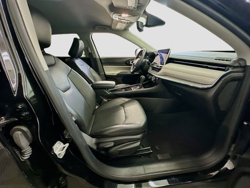 Used 2022 Jeep Compass Limited image 31