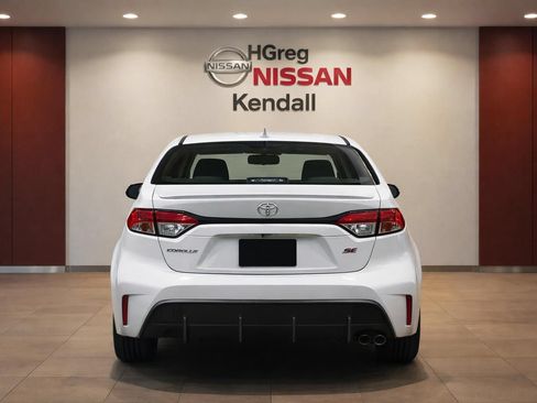Used 2024 Toyota Corolla SE FWD image 7