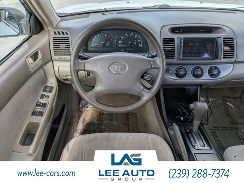 Used 2002 Toyota Camry LE image 11