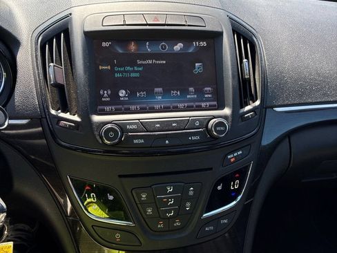 Used 2017 Buick Regal Sport Touring FWD image 10