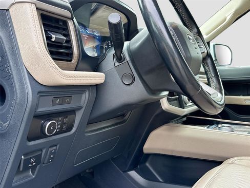 Used 2023 Ford Expedition Max Limited image 11