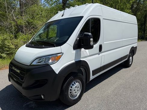 New 2025 RAM ProMaster 2500 w/ Convenience Group image 3