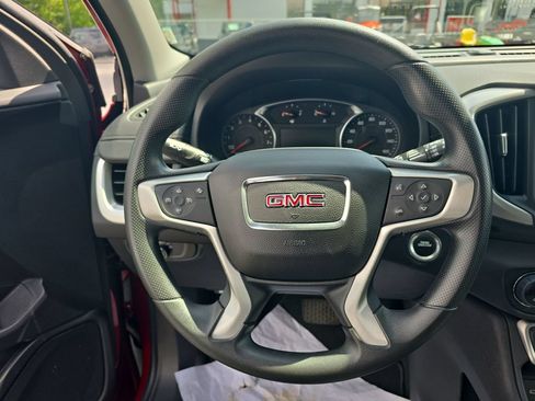 Used 2024 GMC Terrain SLE w/ Driver Convenience Package FWD image 28