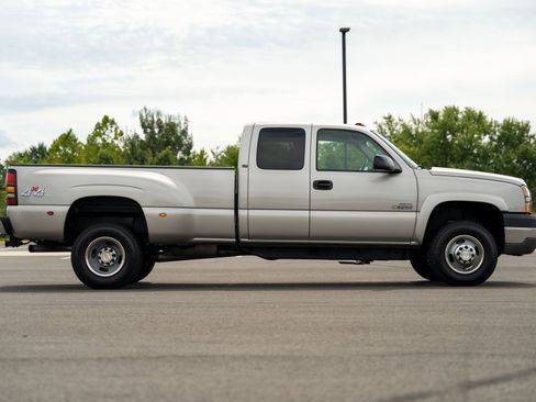 Used 2005 Chevrolet Silverado 3500 LT w/ Heavy-Duty Power Package image 24