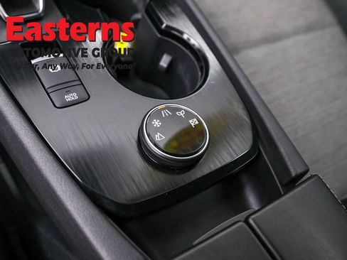 Used 2022 Nissan Rogue SV image 21