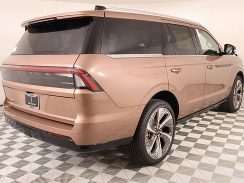 New 2026 Lincoln Navigator Black Label AWD/4WD image 24