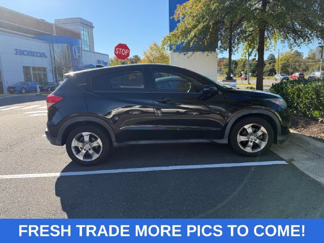 Used 2017 Honda HR-V EX image 1