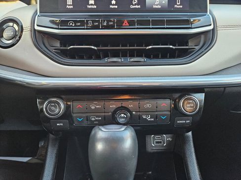 Used 2022 Jeep Compass Limited image 15