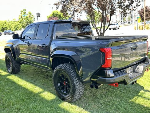 Used 2024 Toyota Tacoma TRD Pro AWD/4WD image 7