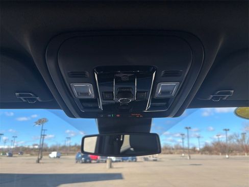 New 2026 Chevrolet Suburban Z71 image 27