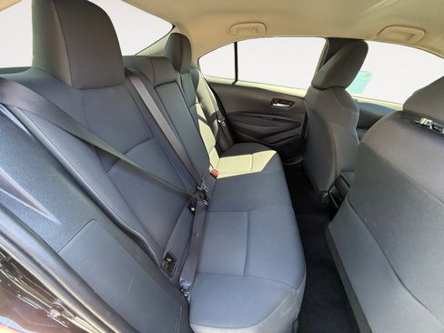 Used 2021 Toyota Corolla LE FWD image 18