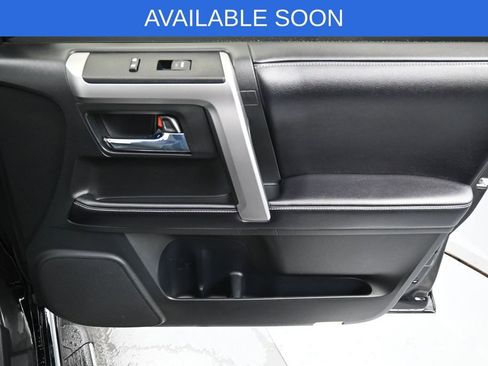 Used 2017 Toyota 4Runner Limited AWD/4WD image 38