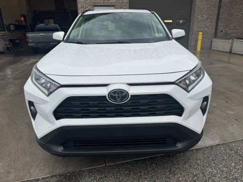 Used 2019 Toyota RAV4 XLE w/ All Weather Liner Package AWD/4WD image 8