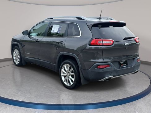Used 2017 Jeep Cherokee Limited FWD image 7