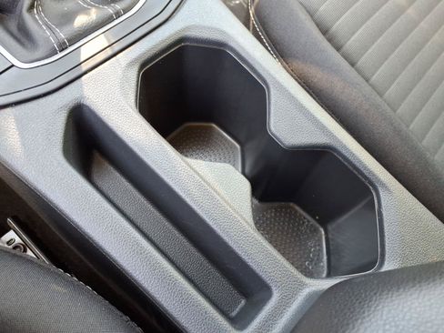 Certified 2025 Volkswagen Jetta S FWD image 31