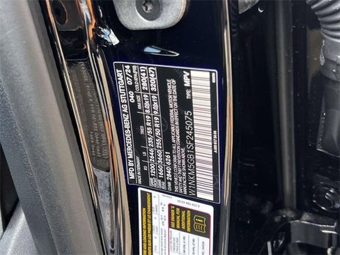 Used 2025 Mercedes-Benz GLC 350e 4MATIC image 19