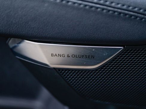 Used 2024 Audi e-tron GT Premium Plus image 27