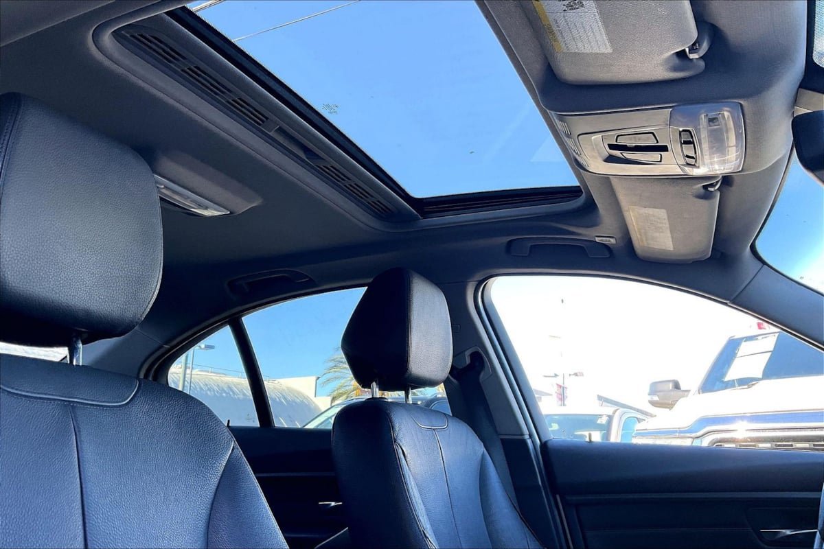 Used 2013 BMW 328i Sedan RWD image 22