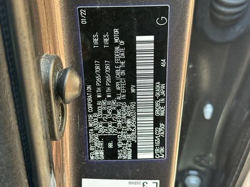 Used 2022 Toyota 4Runner TRD Off-Road Premium w/ Moonroof Package AWD/4WD image 39