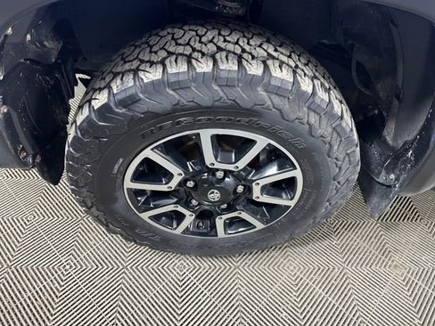 Used 2017 Toyota Tundra SR5 image 10