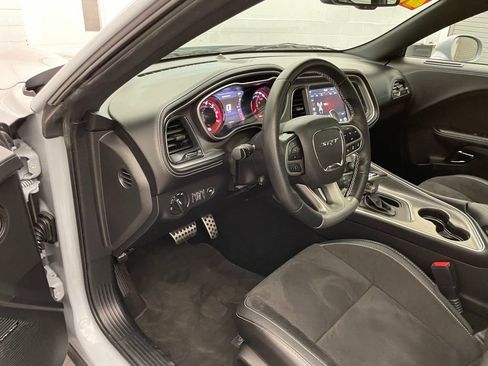 Used 2022 Dodge Challenger SRT Hellcat w/ Plus Package RWD image 19