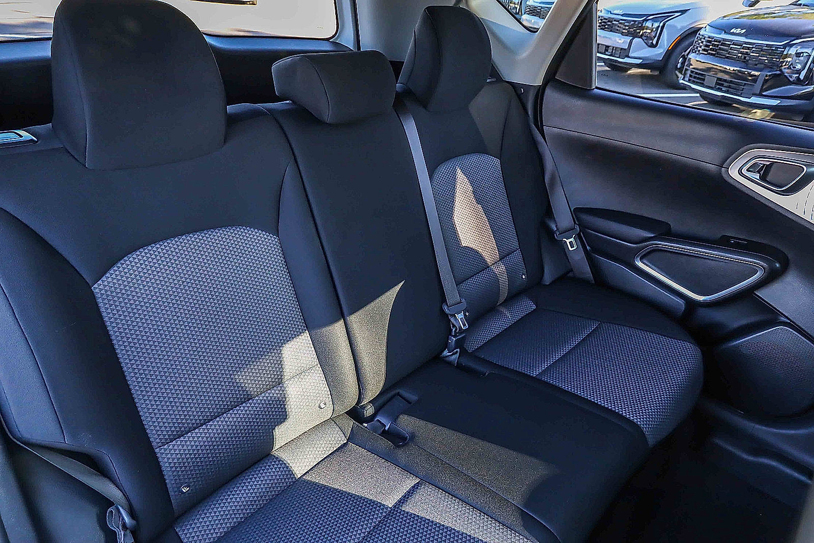 Certified 2025 Kia Soul LX w/ LX Technology Package FWD image 24