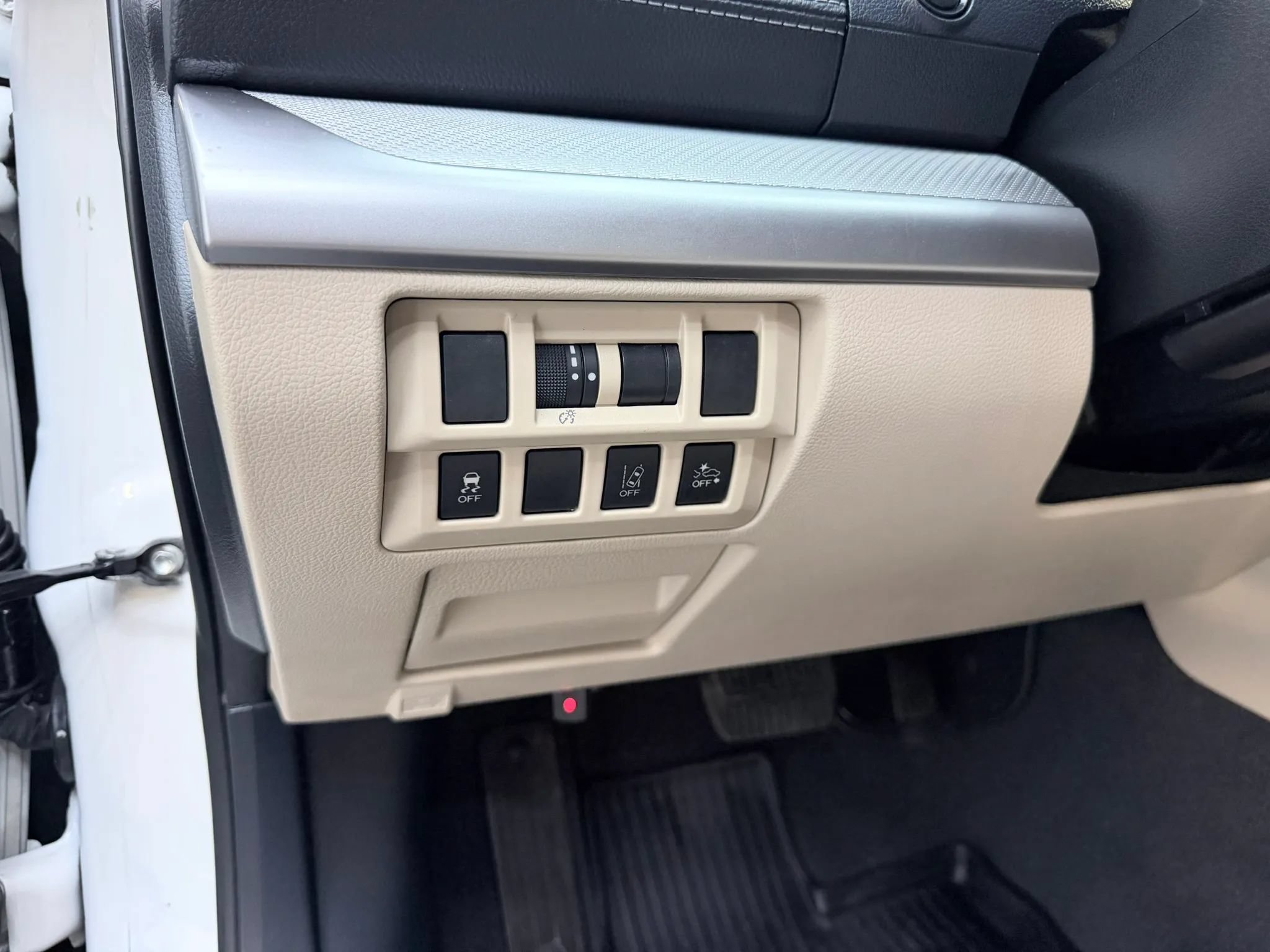 Used 2019 Subaru Outback 2.5i Premium AWD/4WD image 12