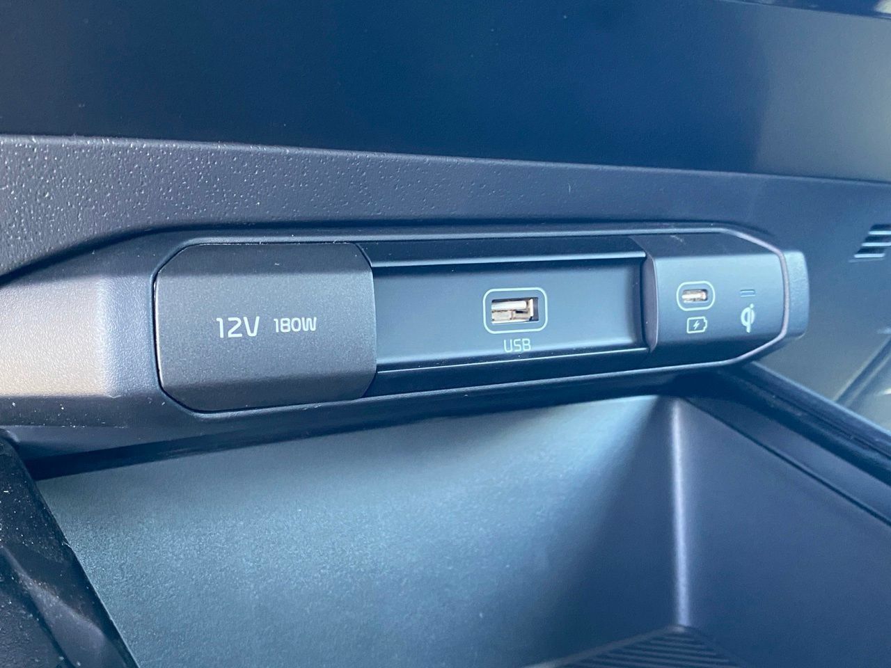 New 2026 Kia Niro EX FWD image 19