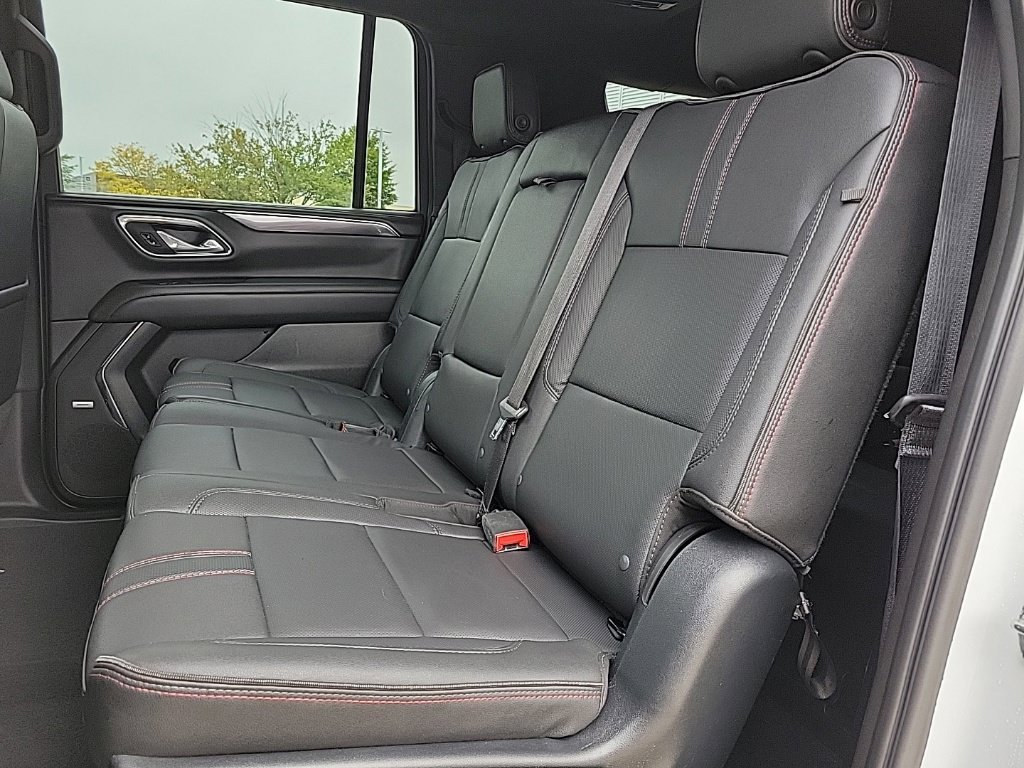 Used 2023 Chevrolet Suburban RST AWD/4WD image 13