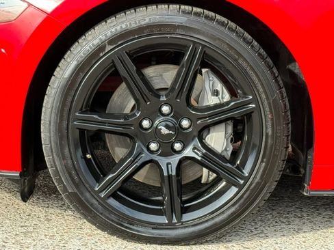 Used 2018 Ford Mustang GT w/ Black Accent Pkg RWD image 27