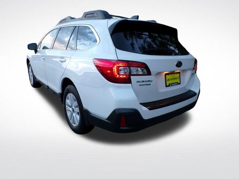 Used 2018 Subaru Outback 2.5i Premium AWD/4WD image 4
