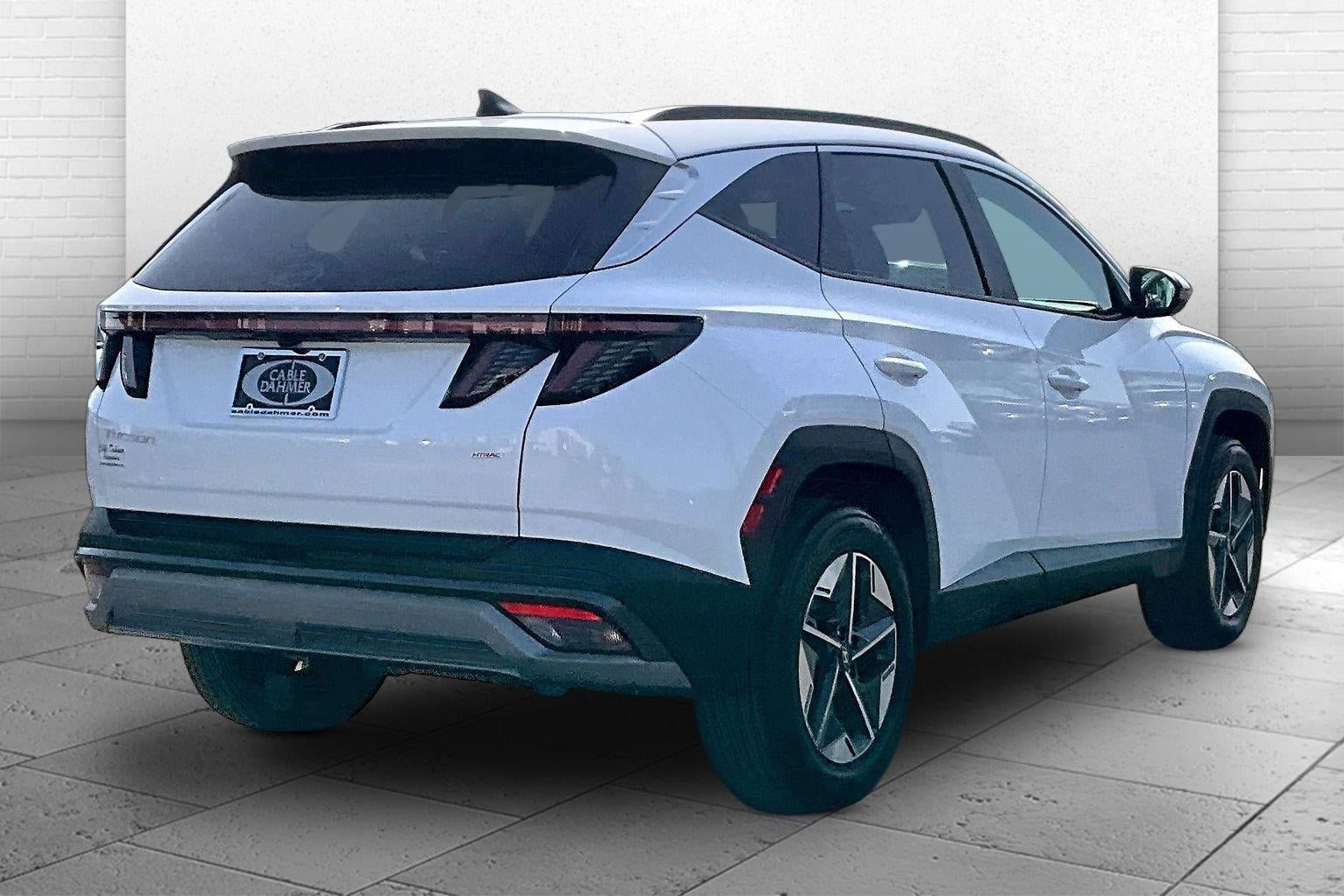 Used 2025 Hyundai Tucson SEL AWD/4WD image 14