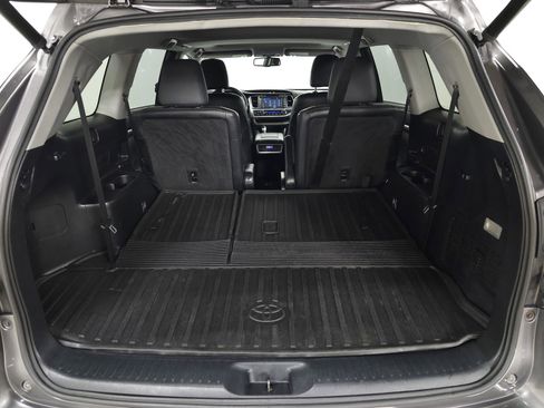 Used 2014 Toyota Highlander Limited image 8