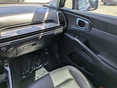 Certified 2025 Kia Sorento S w/ Panoramic Sunroof Package FWD image 17