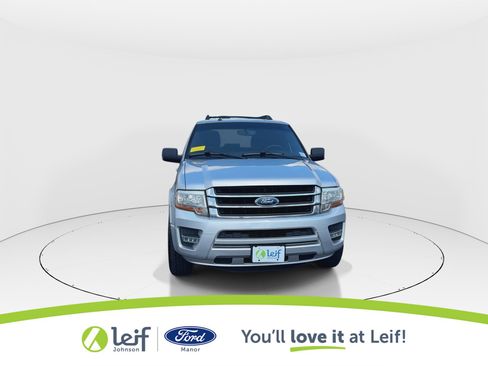 Used 2015 Ford Expedition XLT image 3