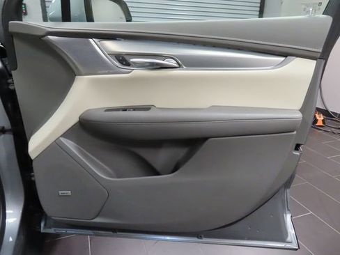 Certified 2023 Cadillac XT5 Premium Luxury FWD image 12