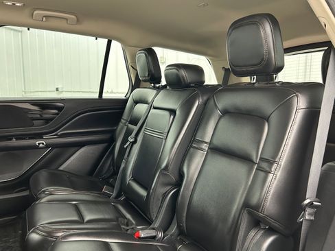 Used 2023 Lincoln Aviator AWD image 26