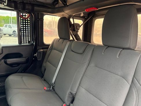 Used 2018 Jeep Wrangler Unlimited Sport AWD/4WD image 41