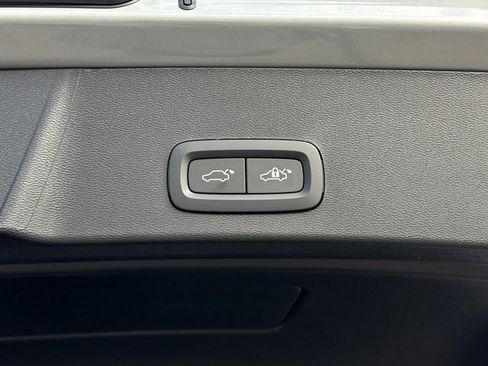 New 2025 Volvo XC40 B5 Plus w/ Climate Package image 16