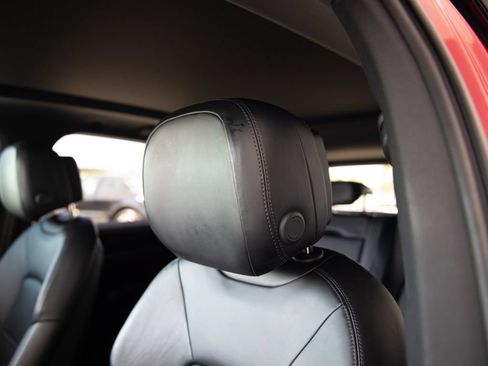 Used 2023 Porsche Cayenne AWD/4WD image 17