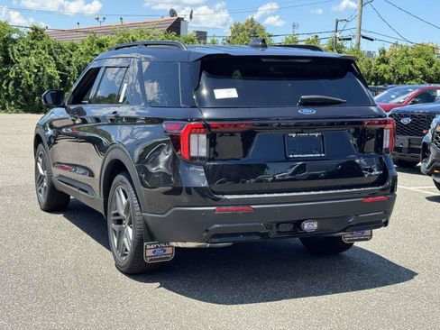 New 2026 Ford Explorer ST-Line w/ ST-Line Street Pack AWD/4WD image 5