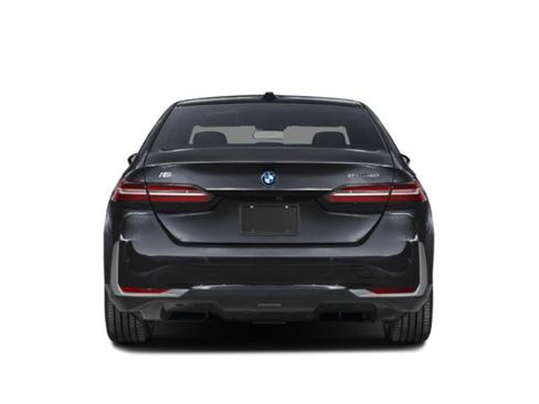Used 2026 BMW i5 eDrive40 w/ Premium Package RWD image 8