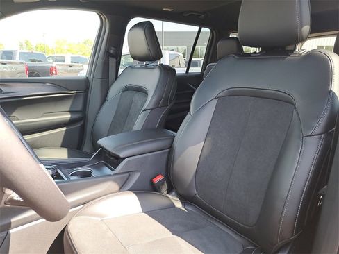 New 2025 Jeep Grand Cherokee L Altitude image 16